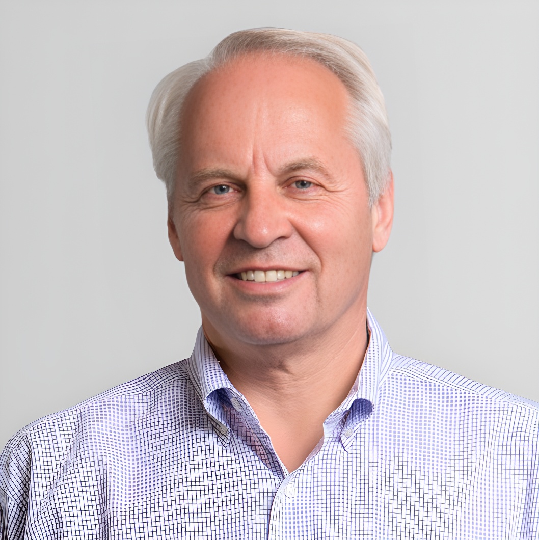 Headshot of Doug Sosnik